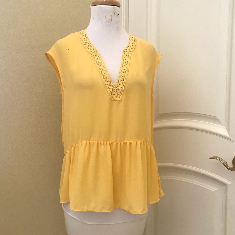 NWT Max Studio yellow top , with embroidered lace neckline